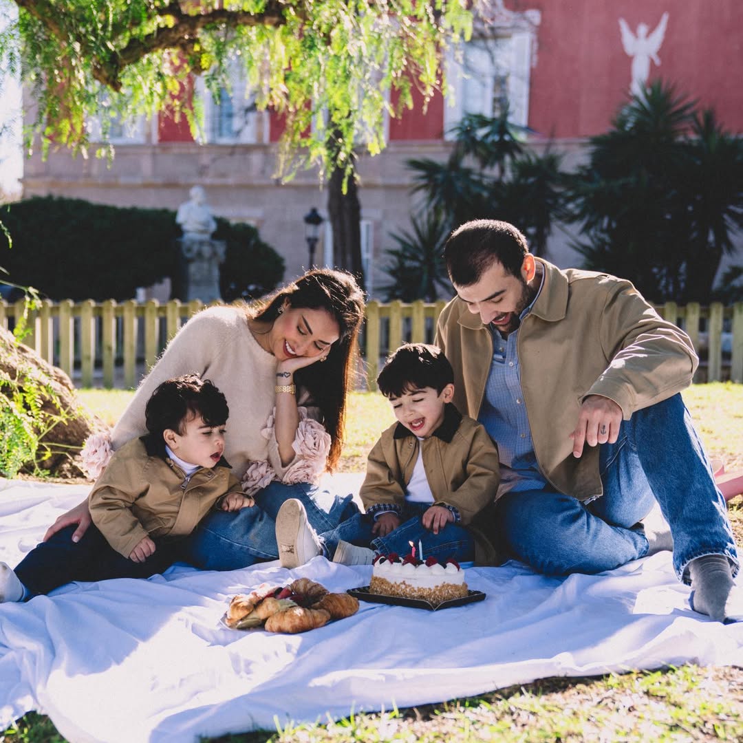  أسرة فرح الهادي تحتفل بعيد ميلادها في برشلونة