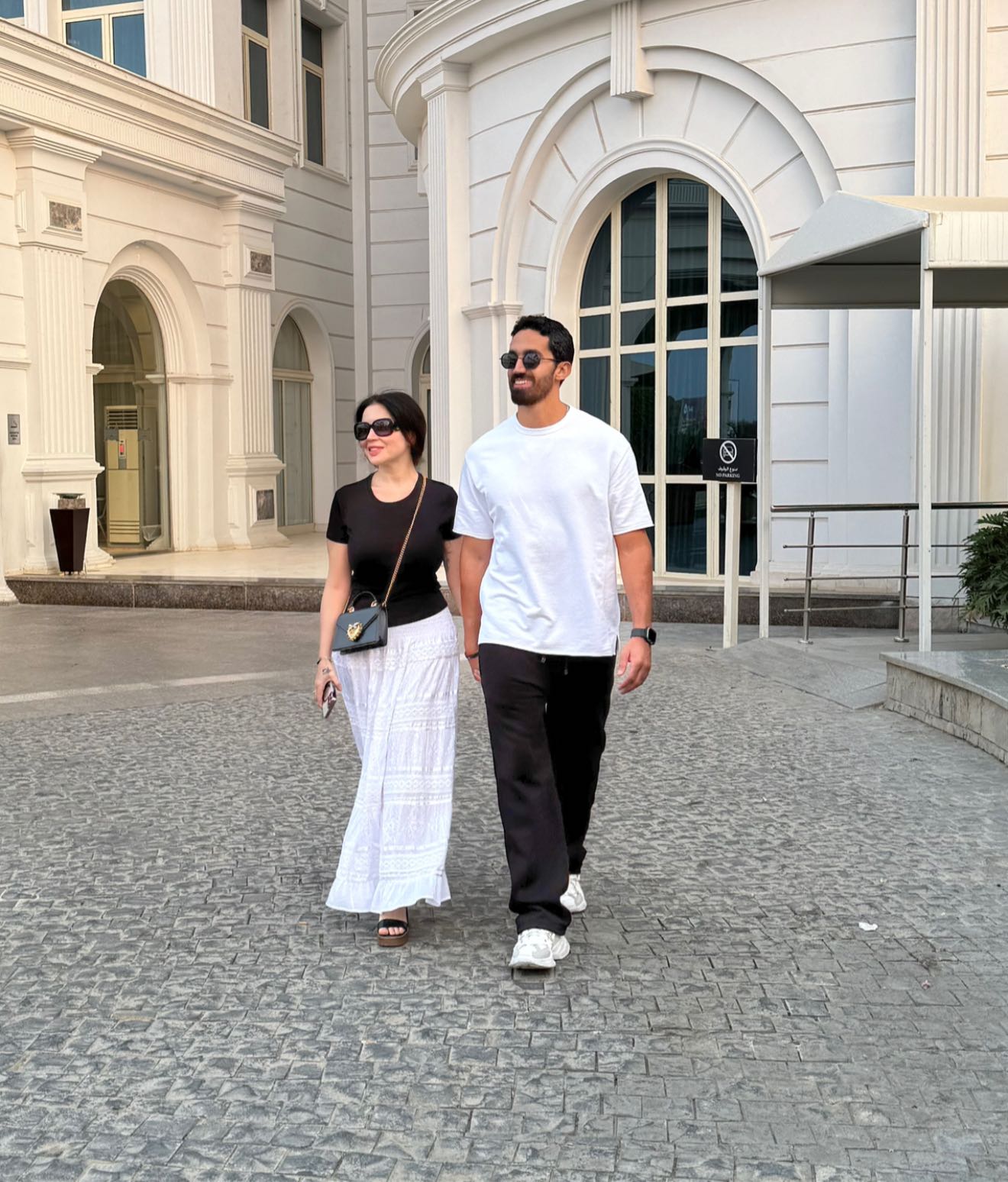  حمادة هلال يحتفل بمي عز الدين