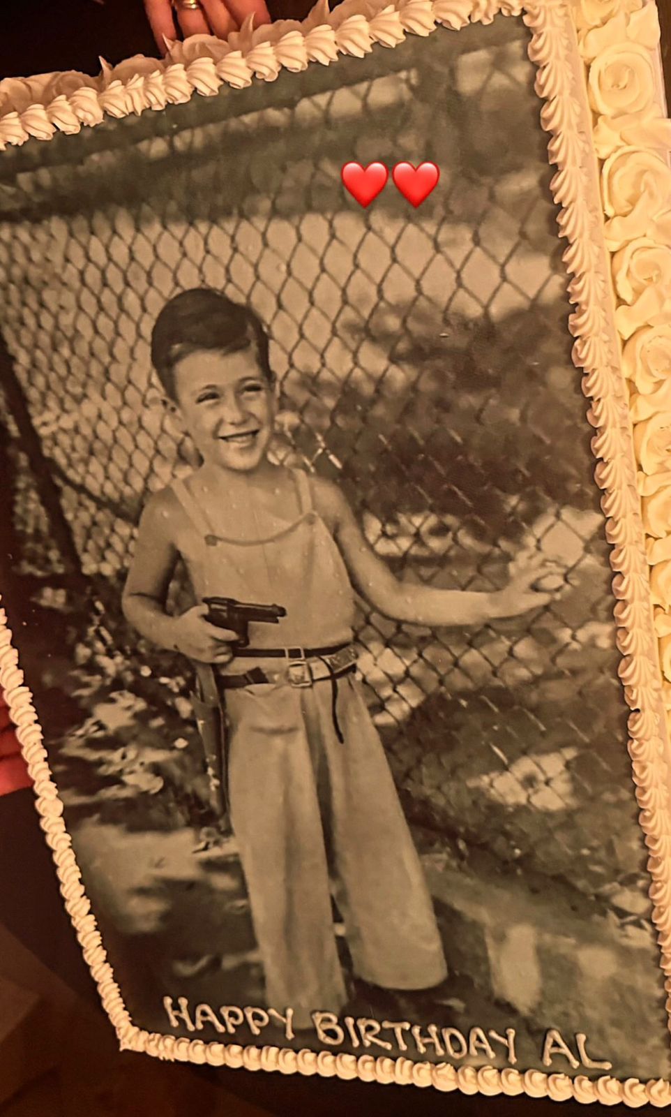 صورة آل باتشينو صغيرا على كعكة عيد ميلاده