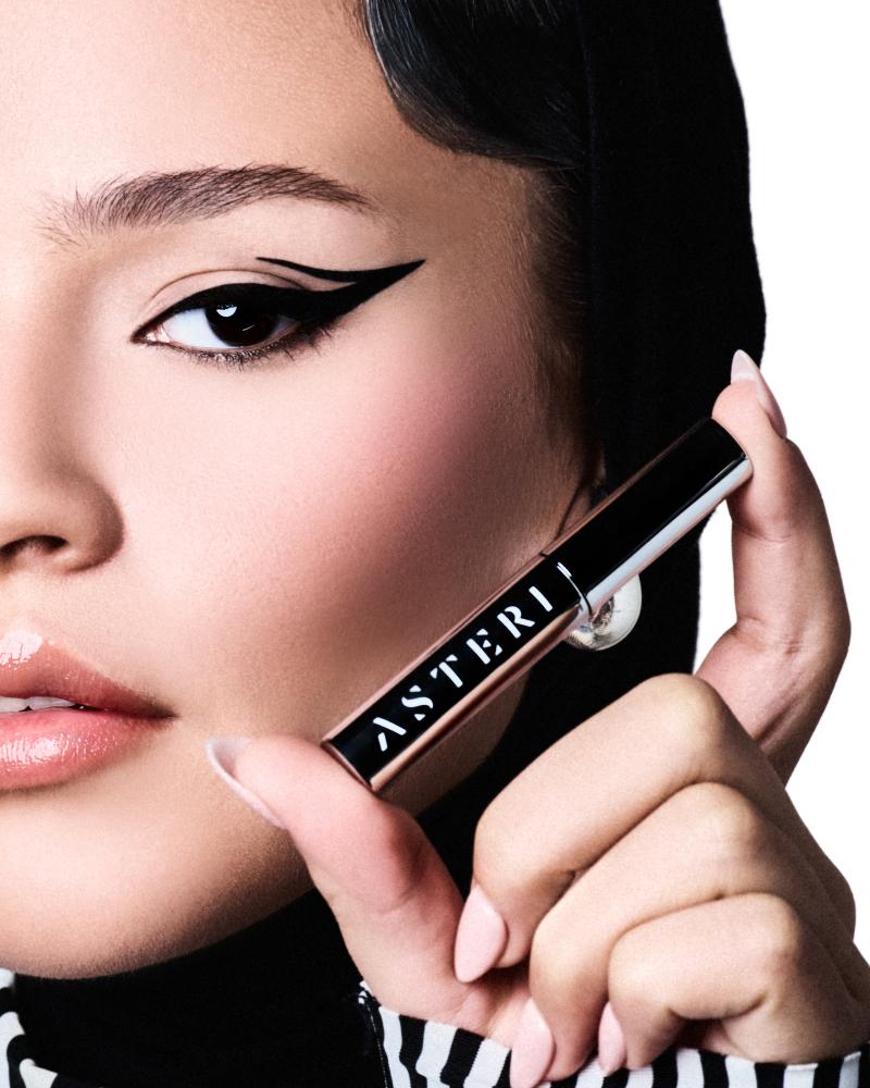 آيلاينر سائل”كاليجرافي آي لاينر“ من أستيري بيوتي