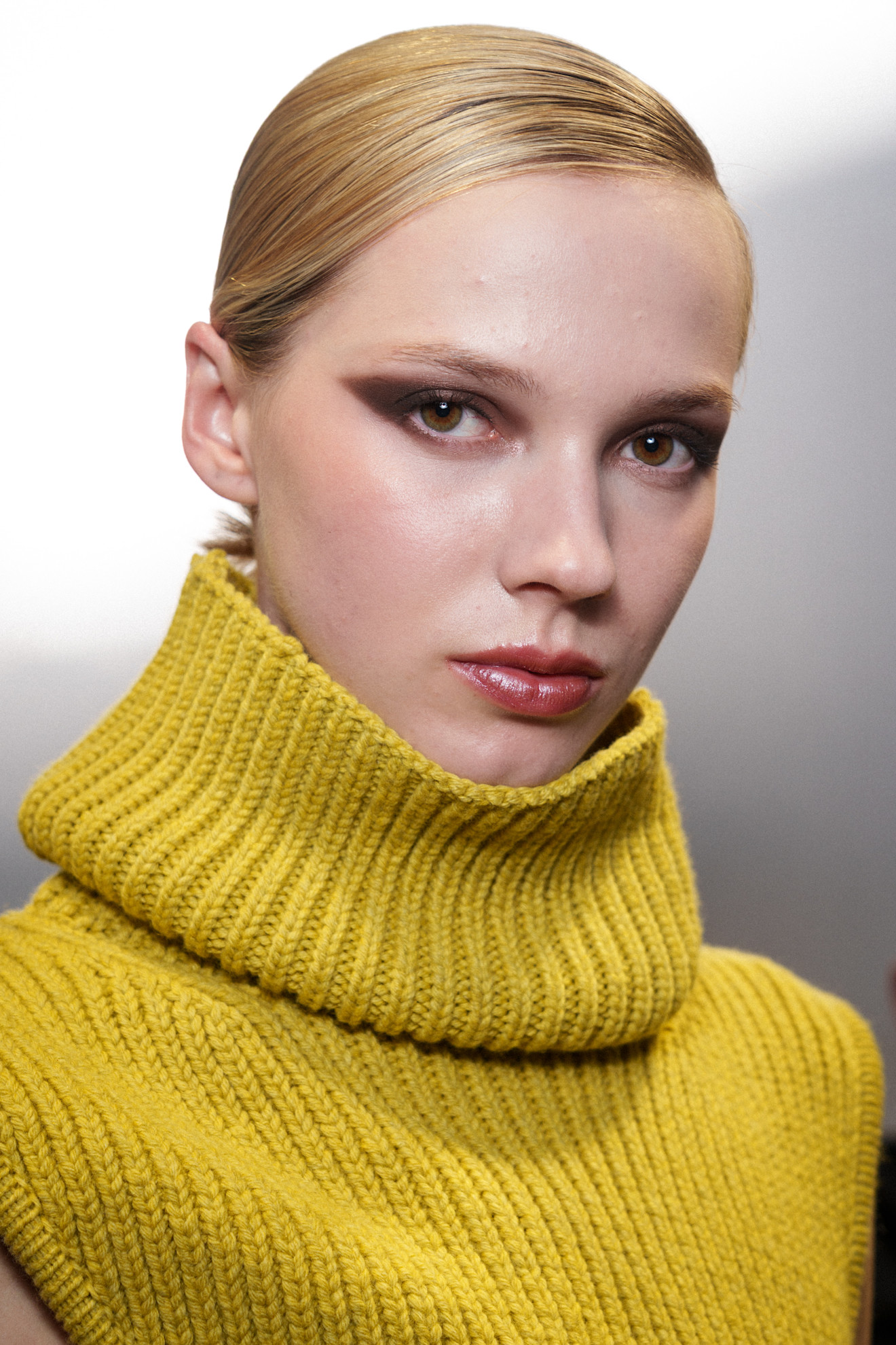 رسمات المكياج البرونزي البراق