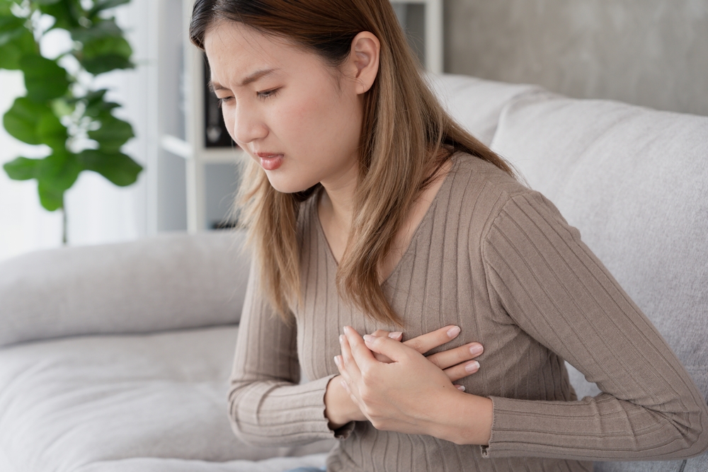 أبرز مخاطر عملية تجميل الثدي بعد العلاج الكيميائي هو العدوى التي قد تظهر على شكل ألم