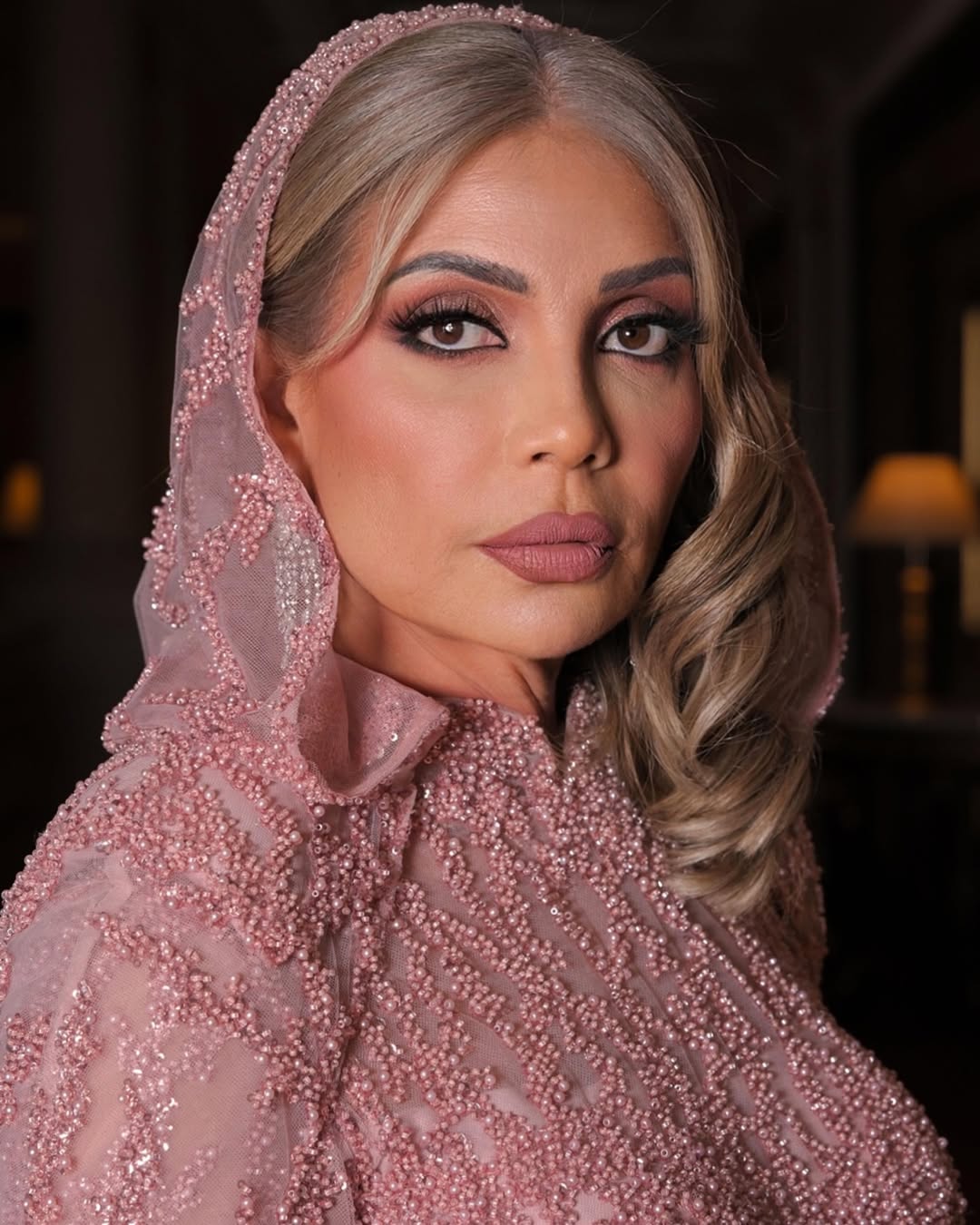 أجرت الفنانة سوسن بدر تقنية الشد المائي (1)