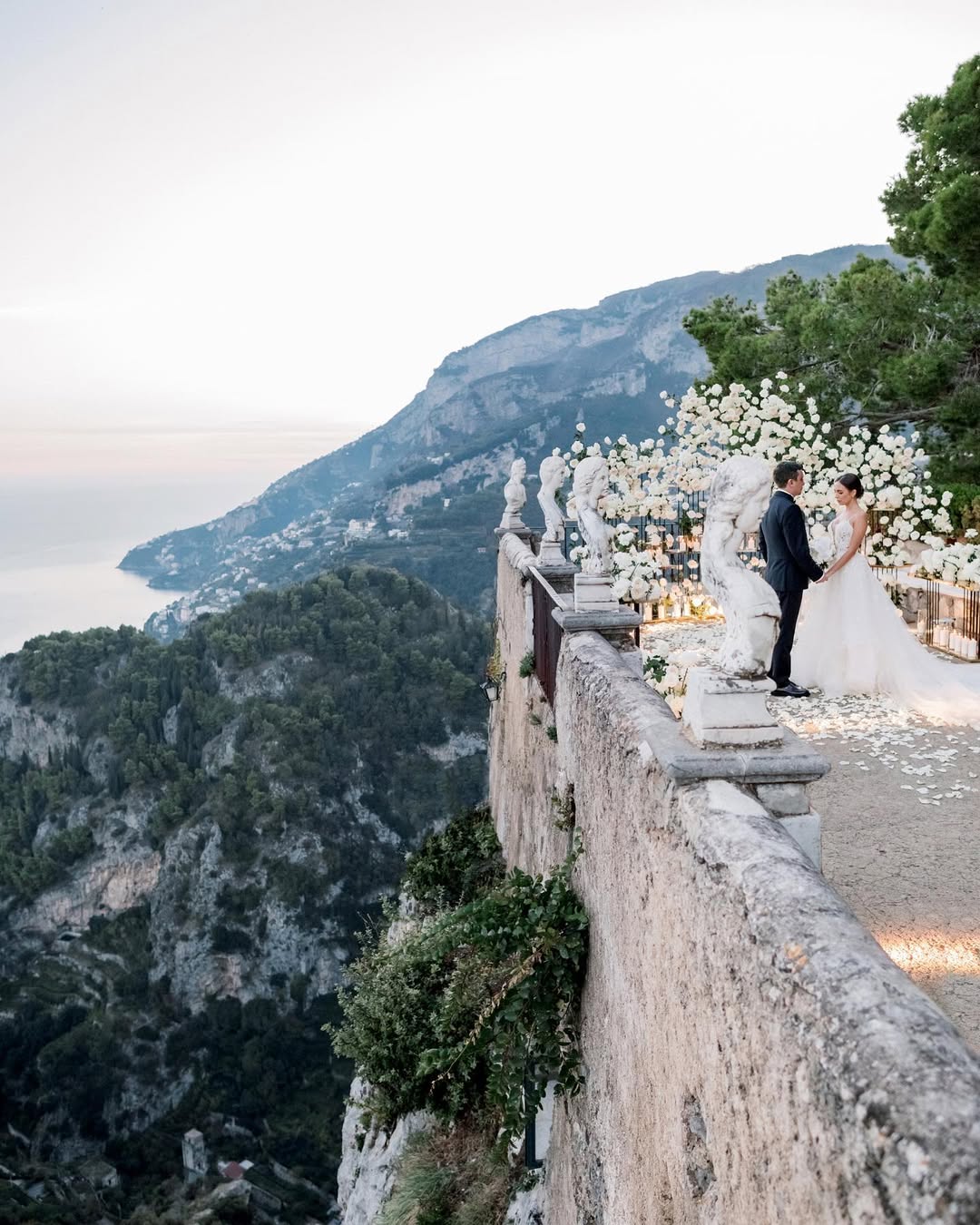 أجمل جلسات التصوير على التلال – الصورة من ksenia.ridolfi.weddings