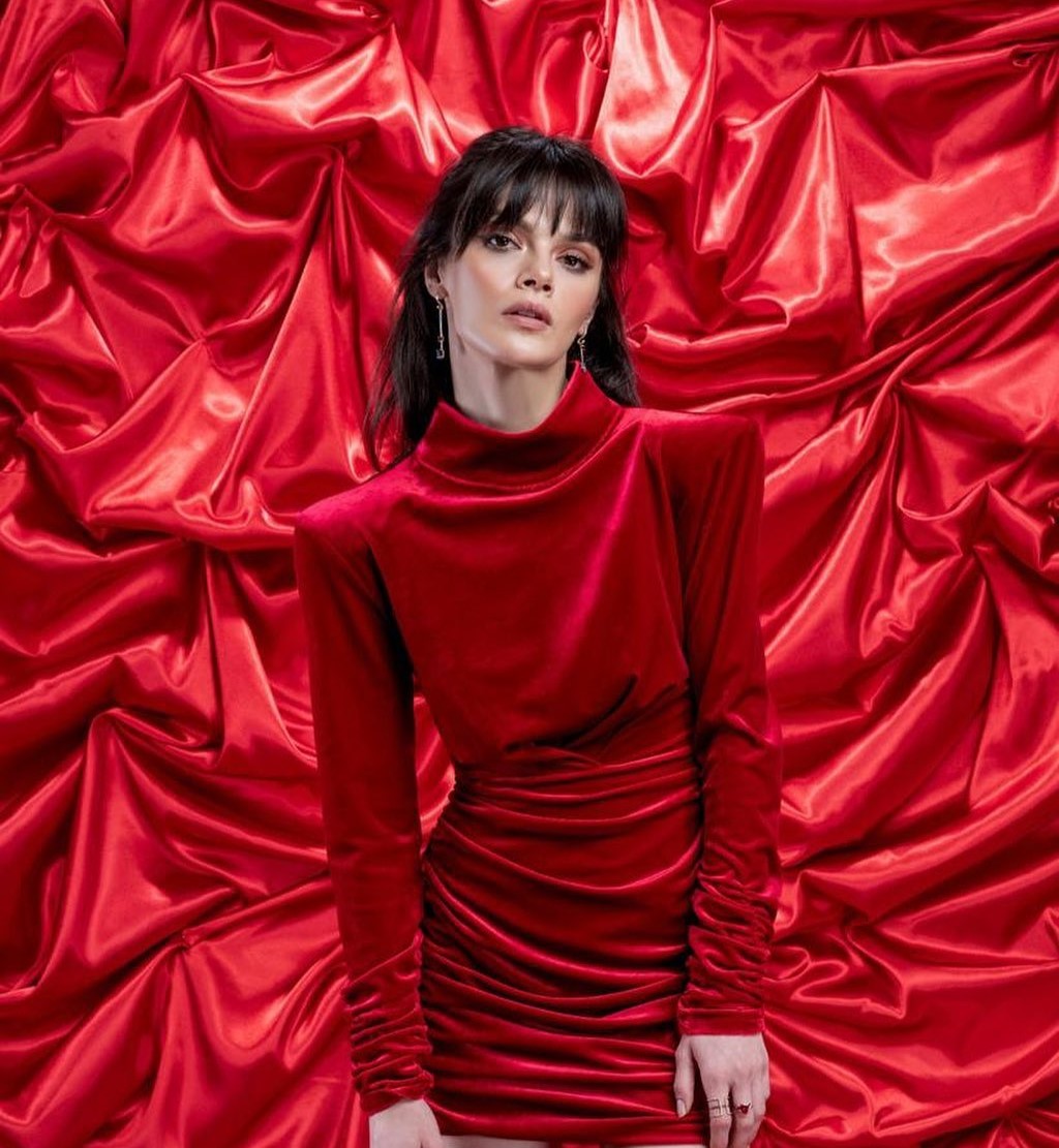 أجمل مجوهرات سينام أونسال نجمة المدينة البعيدة