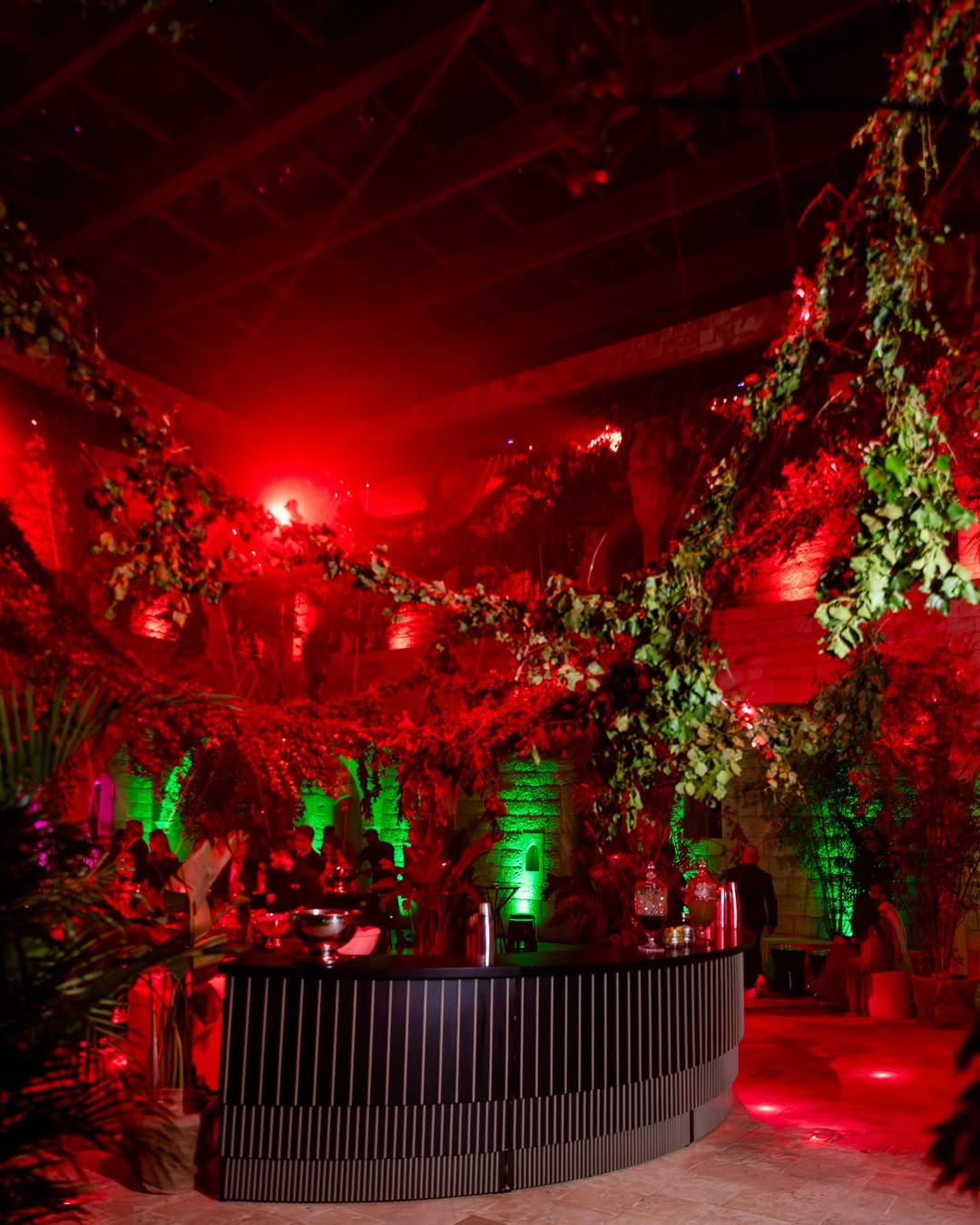 أجواء الغابة حضرت في تصاميم ثيمات أعراس نوفمبر