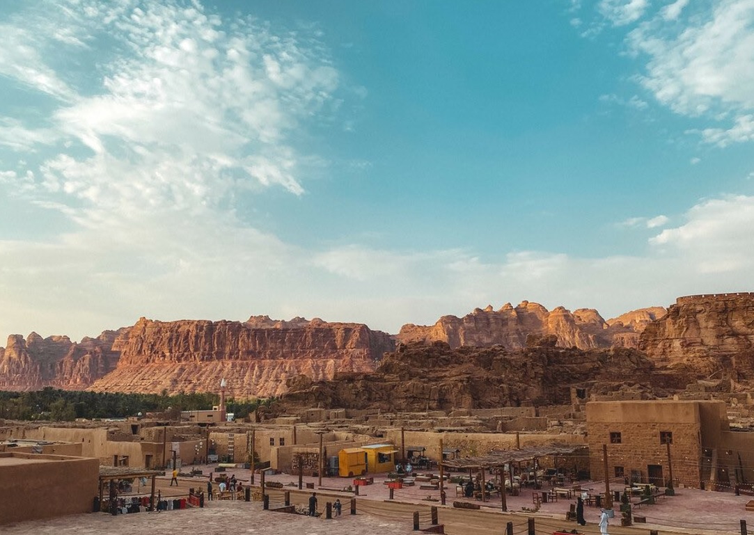 أجواء ساحرة تنتظر زوار البلدة القديمة بالعلا