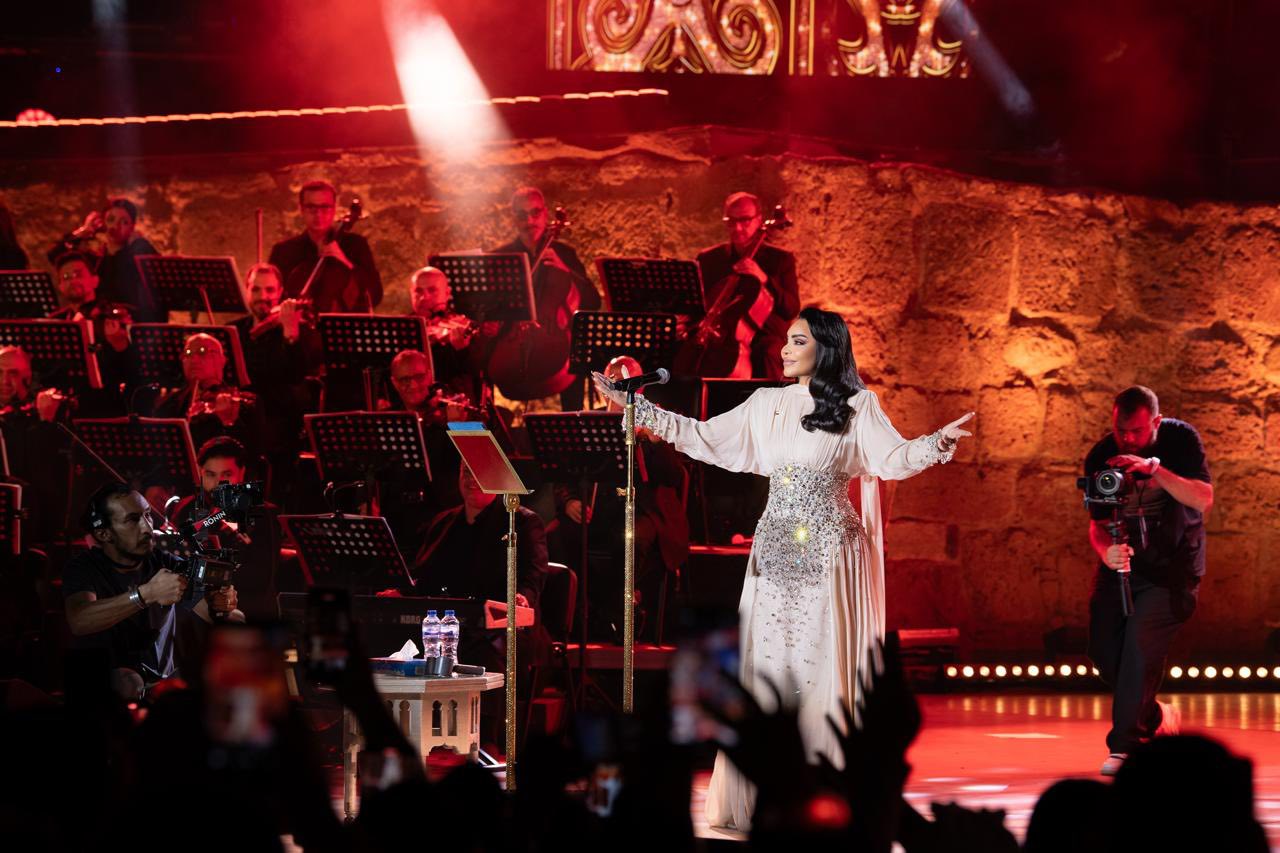 أحلام بتصاميم مجوهرات فارهة