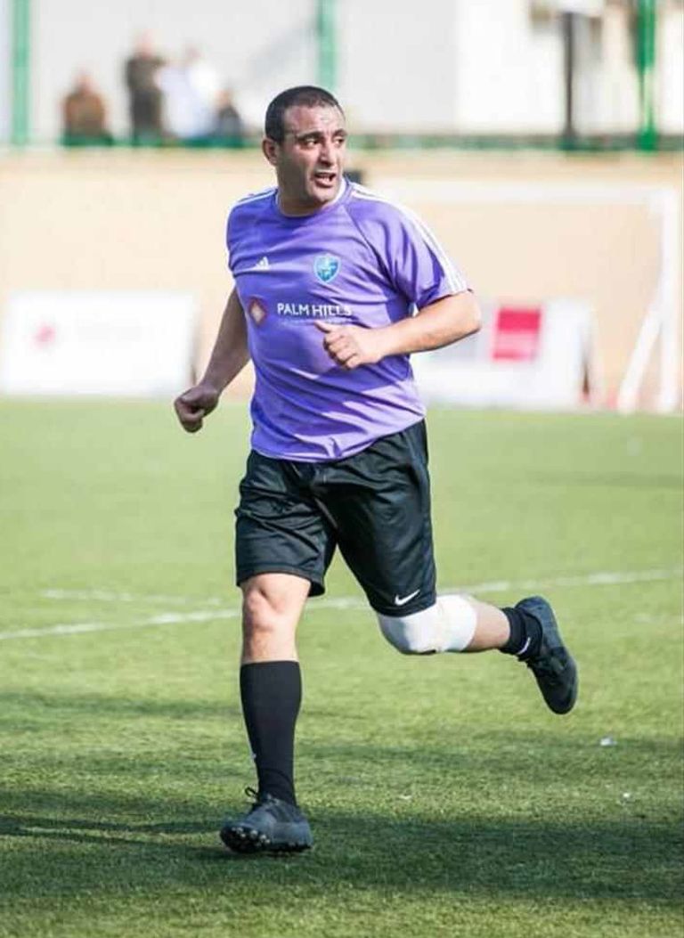 أحمد السقا مشاركا في إحدى المباريات بعدما احترف التمثيل