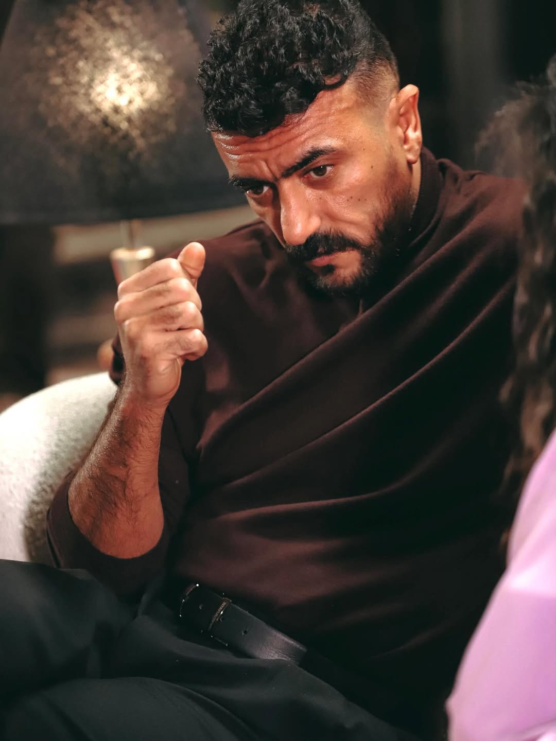 أحمد العوضي يخوض تحدي الأب والابن