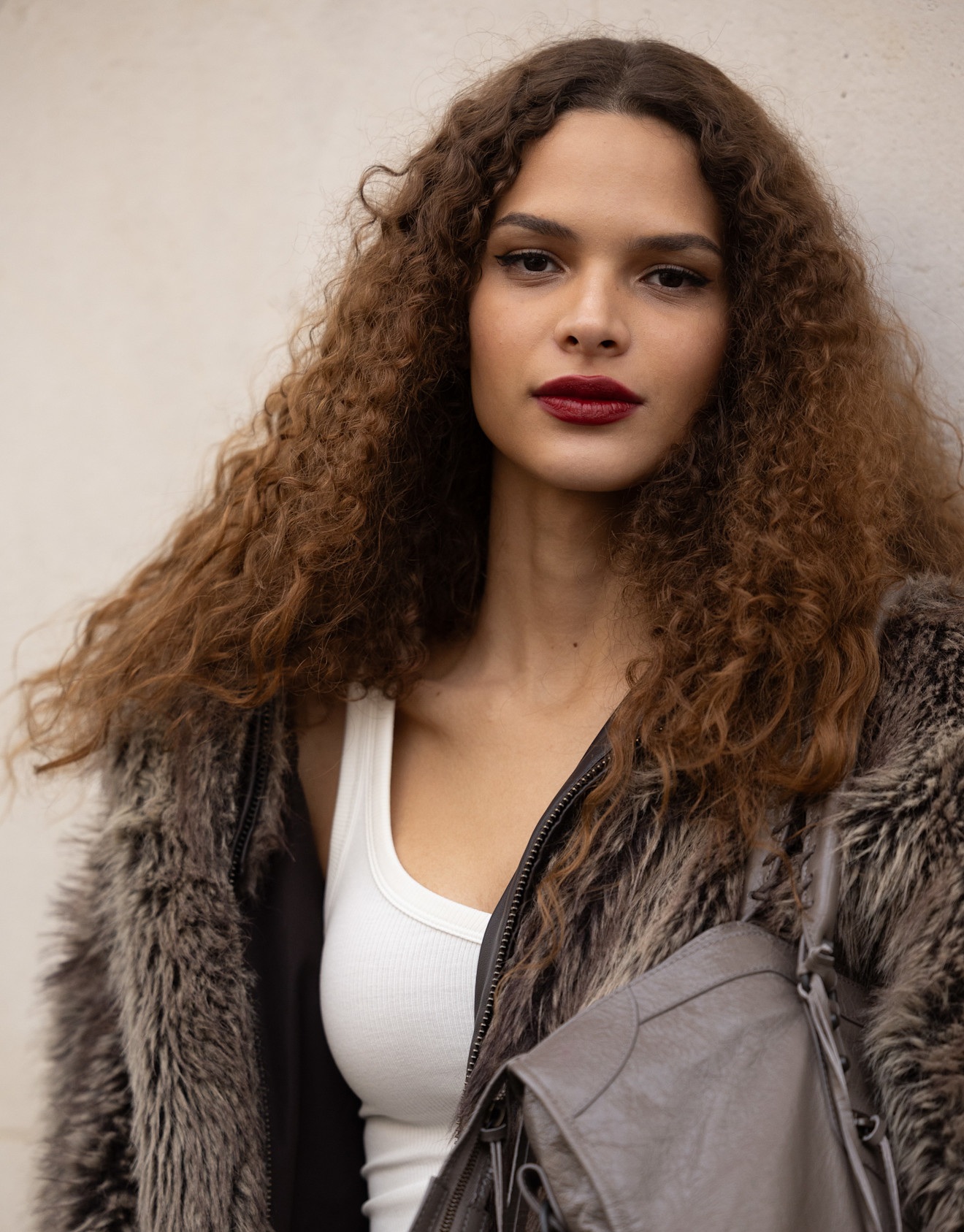 أحمر الشفاه المخملي بتدرجات قوية