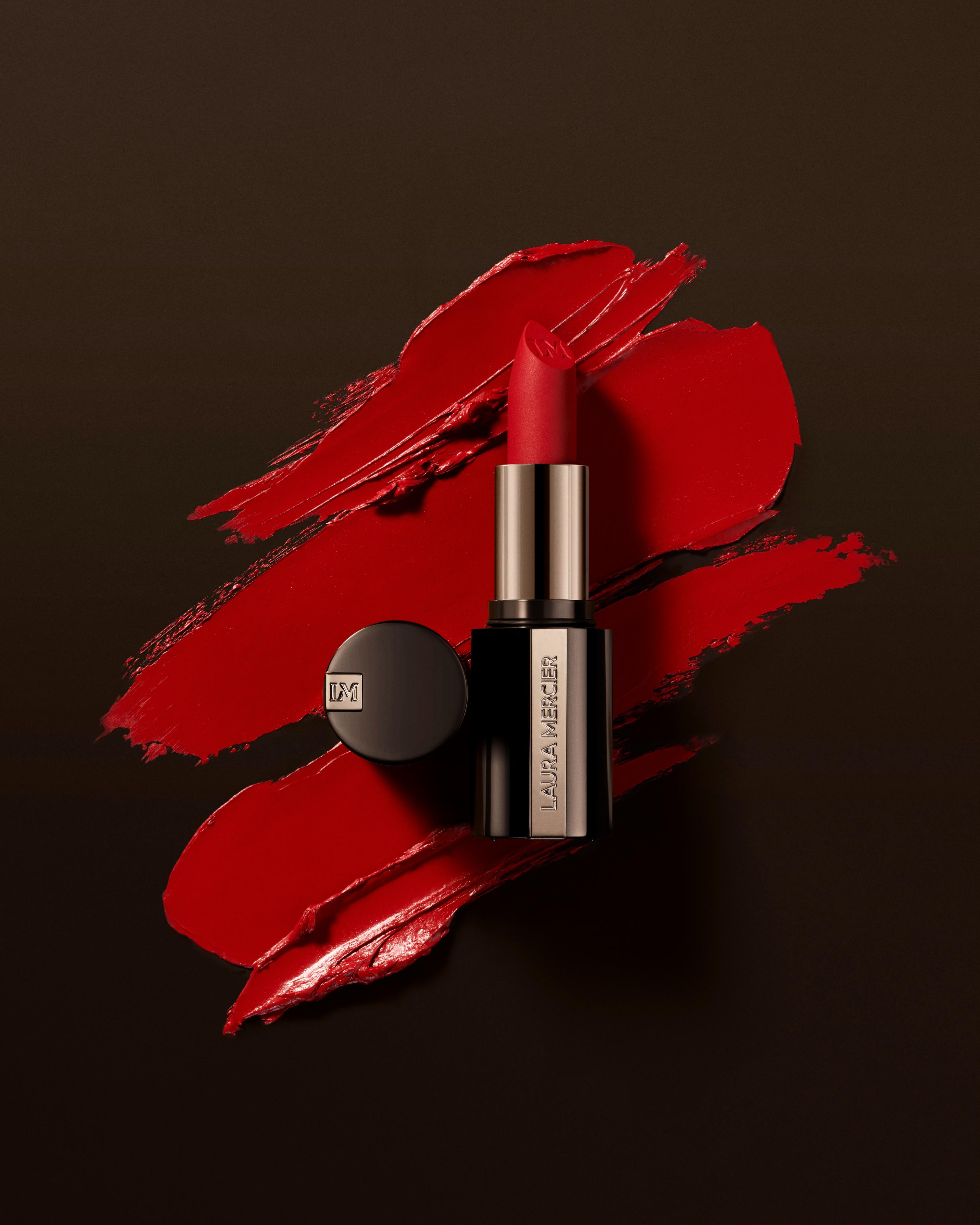 أحمر الشفاه Caviar Smoothing Matte من علامة لورا ميرسييه