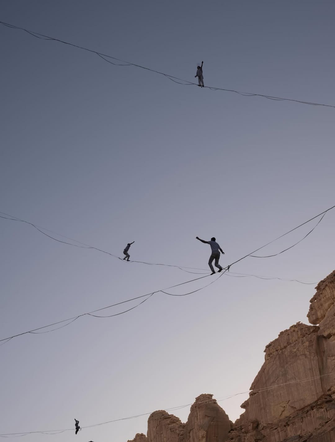 أداء يعكس فلسفة التحدي والتوازن التي يجسدها برنامج فيلا الحجر الثقافي.