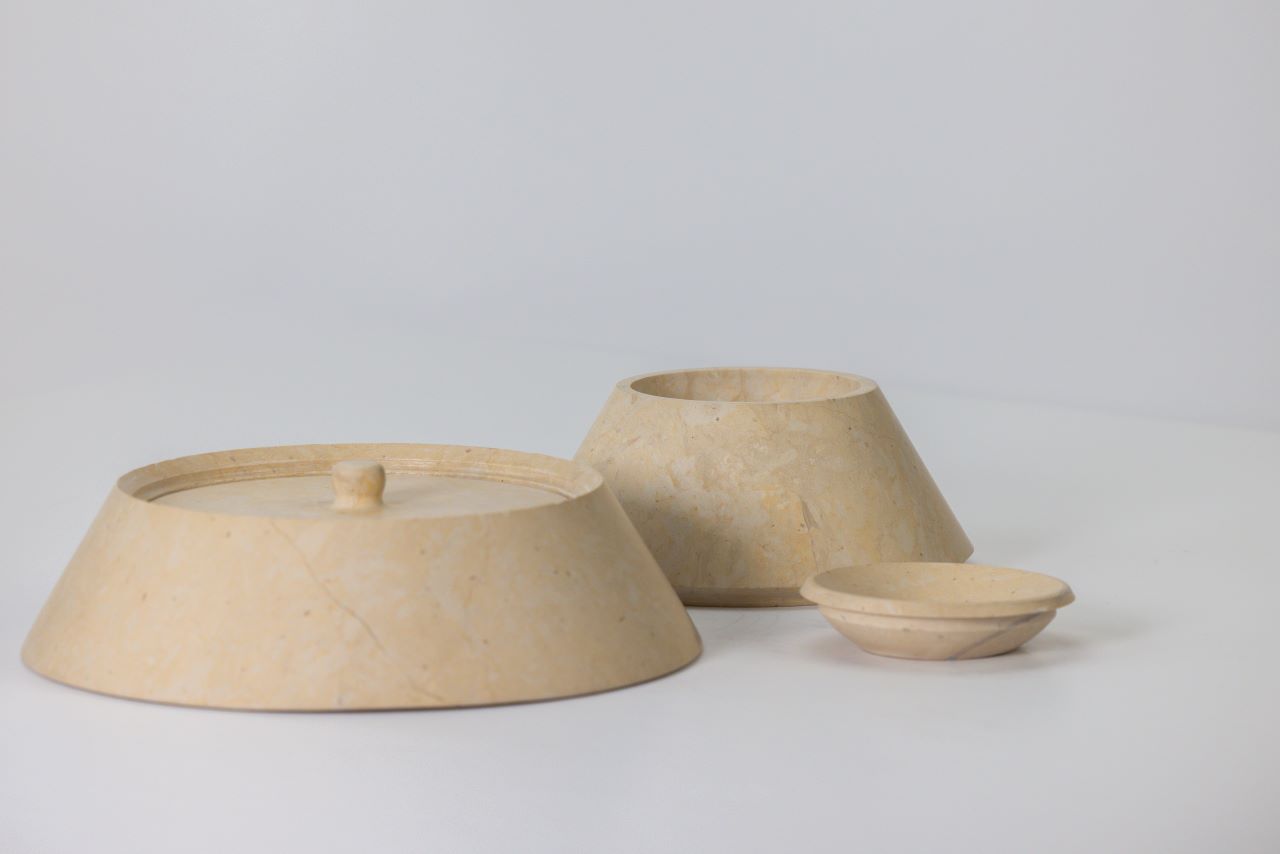 أراضي العلا مجموعة تقديم التمر لطيب من تصاميم النسخة الثانية من جائزة العلا للتصميم