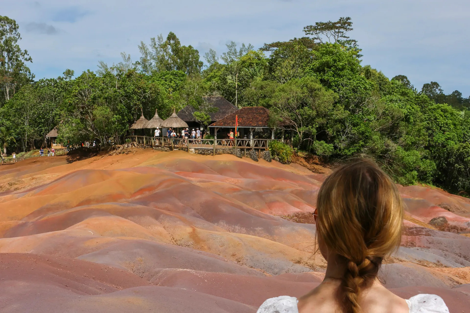 أراضي شامارل السبعة الملونة وشلال شامارل Chamarel Seven Coloured Earth