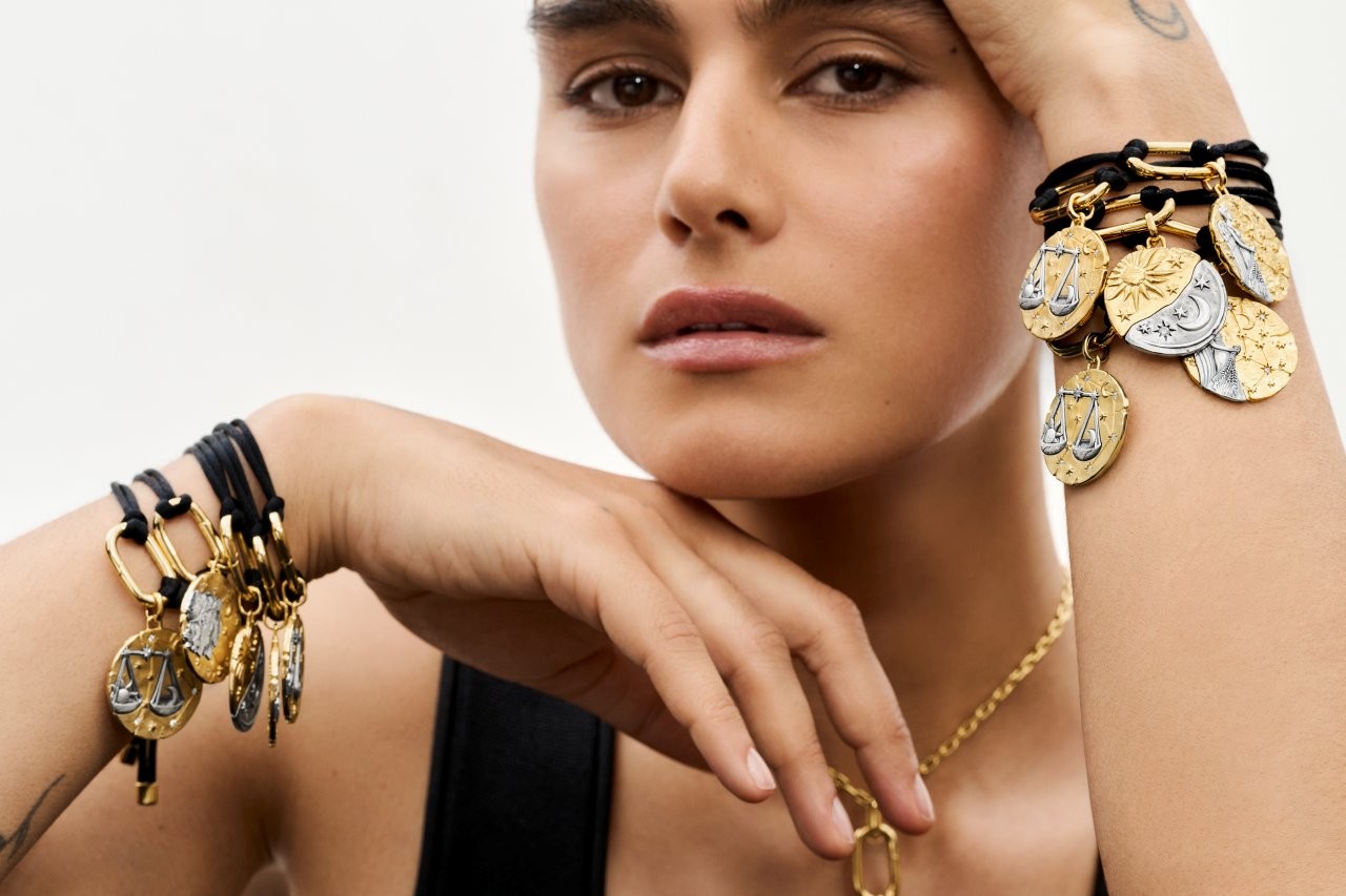 أساور عصرية التصميم من مجموعة Pandora Talisman الخريفية