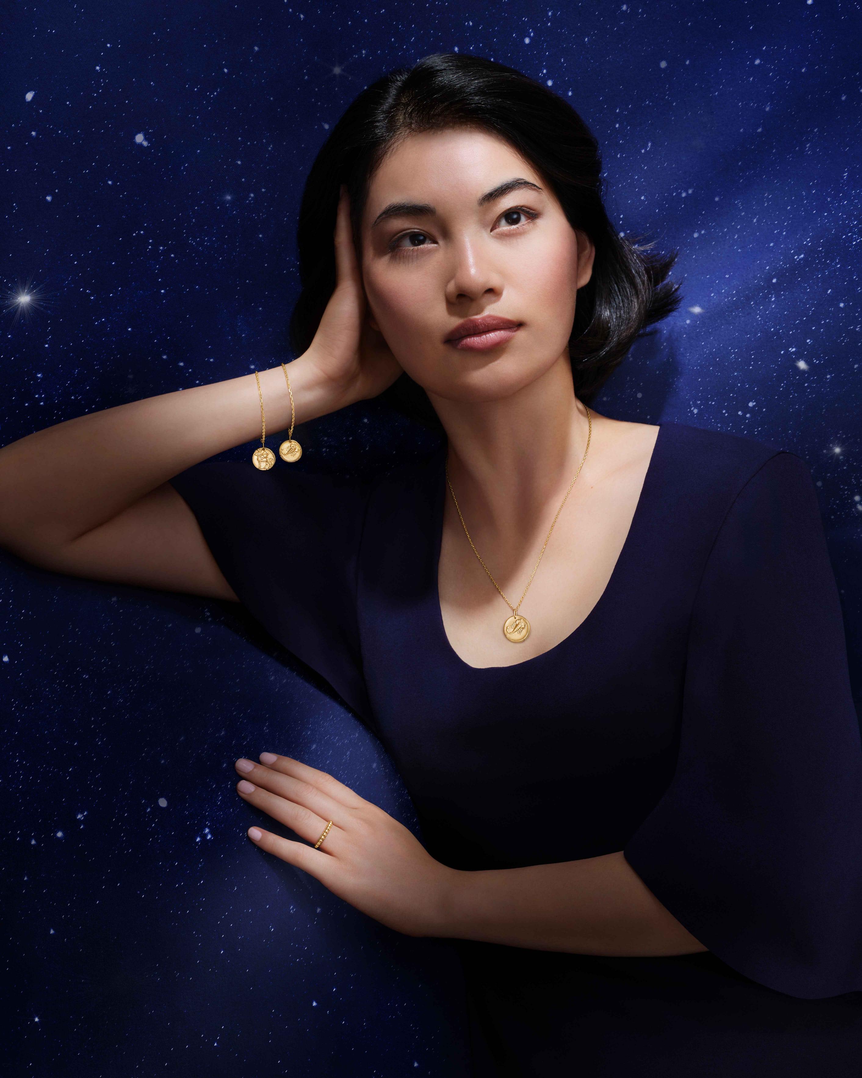 أساور وميدالية مجموعة Zodiaque