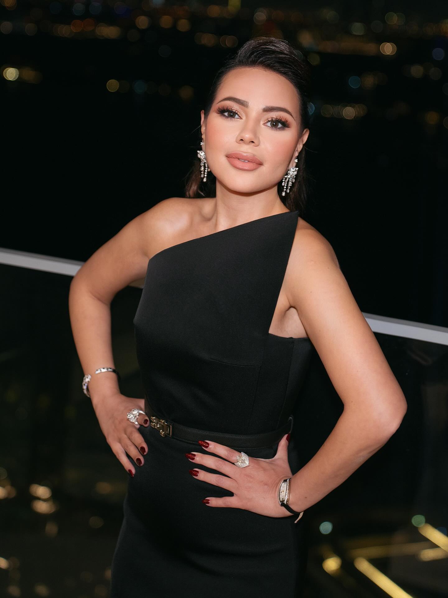 أسماء إبراهيم بمجوهرات كارتييه Cartier العريقة