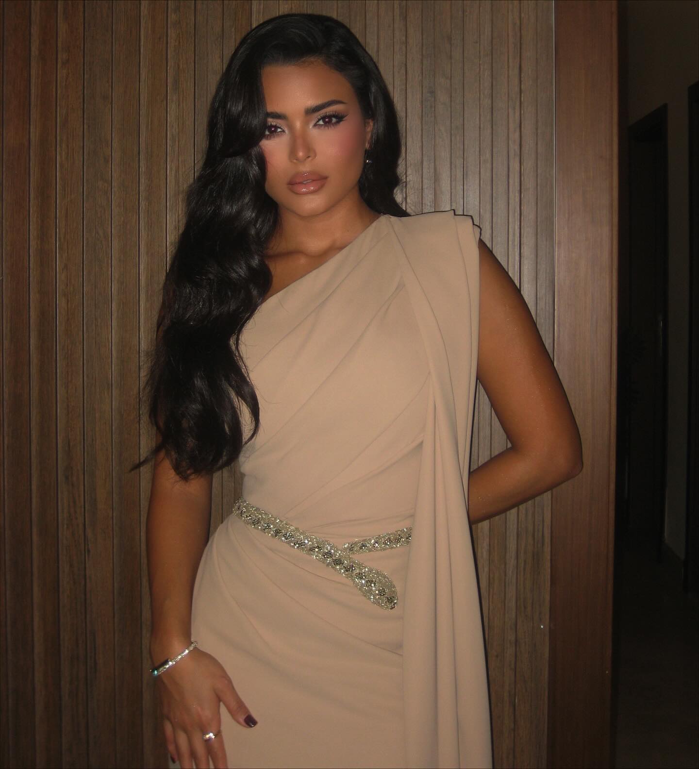 أسماء جلال بتصاميم مجوهرات ماسية فارهة من سواروفسكي SWAROVSKI