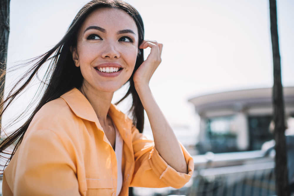 أشعة الشمس هي العدو الصامت للبشرة