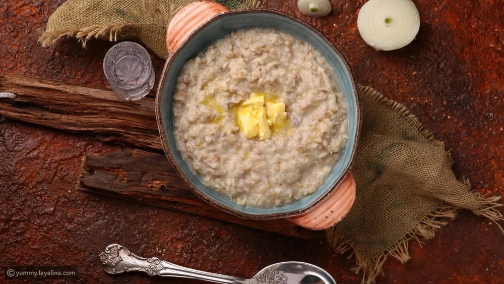 أشهر الأطعمة والمأكولات الشعبية في الإمارات هو طبق الهريس