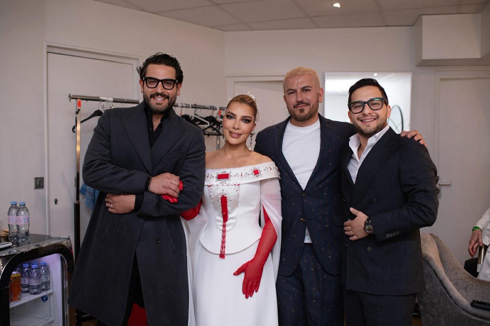 أصالة بتصميم سوري في حفل فرنسا