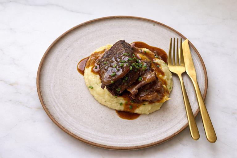 أضلاع اللحم المطهية بصلصة التورش