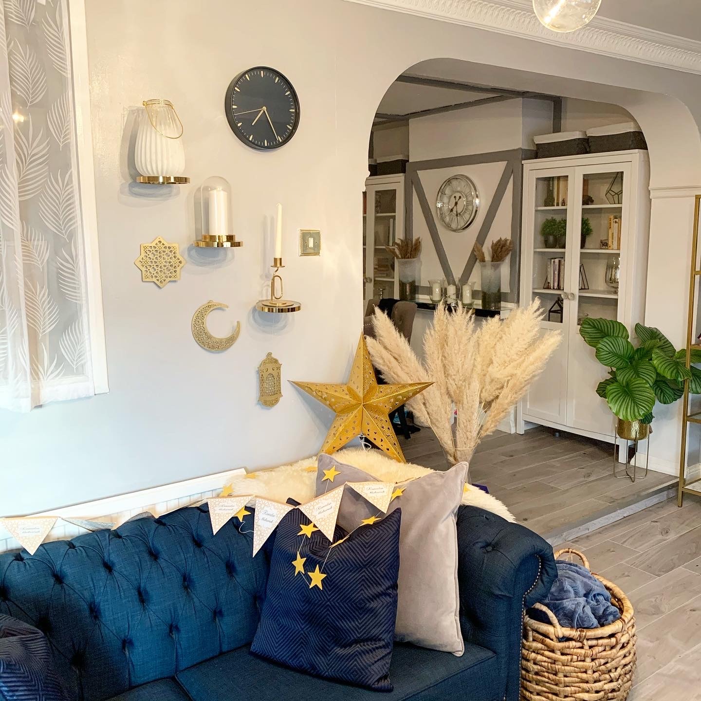 أضيفي اللمسات الأخيرة بالزينة واللوحات الرمضانية