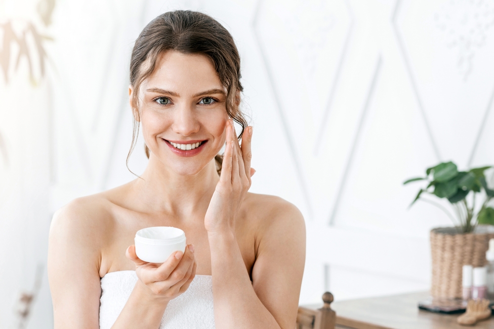 أضيفي مرطب مناسب بعد الإنتهاء من استخدام الماسك الورقي