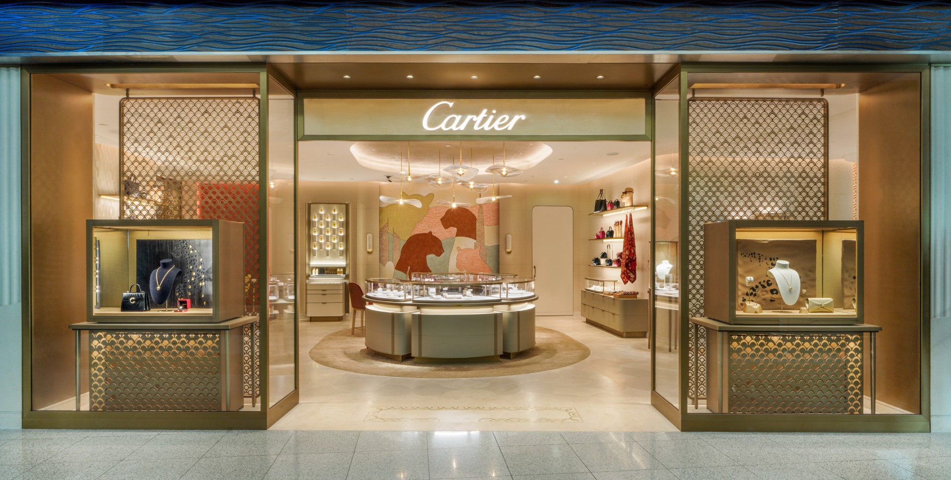 أعلنت دار كارتييه Cartier عن توسيع حضورها في مطار دبي الدولي