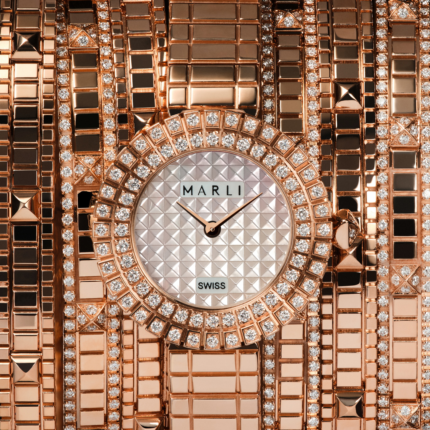 أعلنت مارلي نيويورك، دار المجوهرات الراقية عن توسّعها رسمياً إلى عالم صناعة