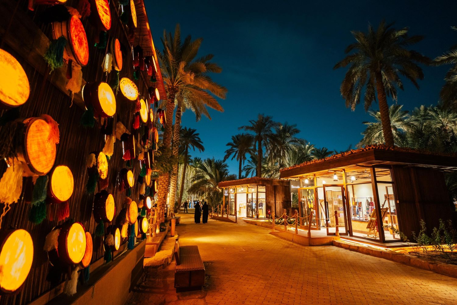 أعمال نورة بن سعيدان تزين حي المريّح التاريخي