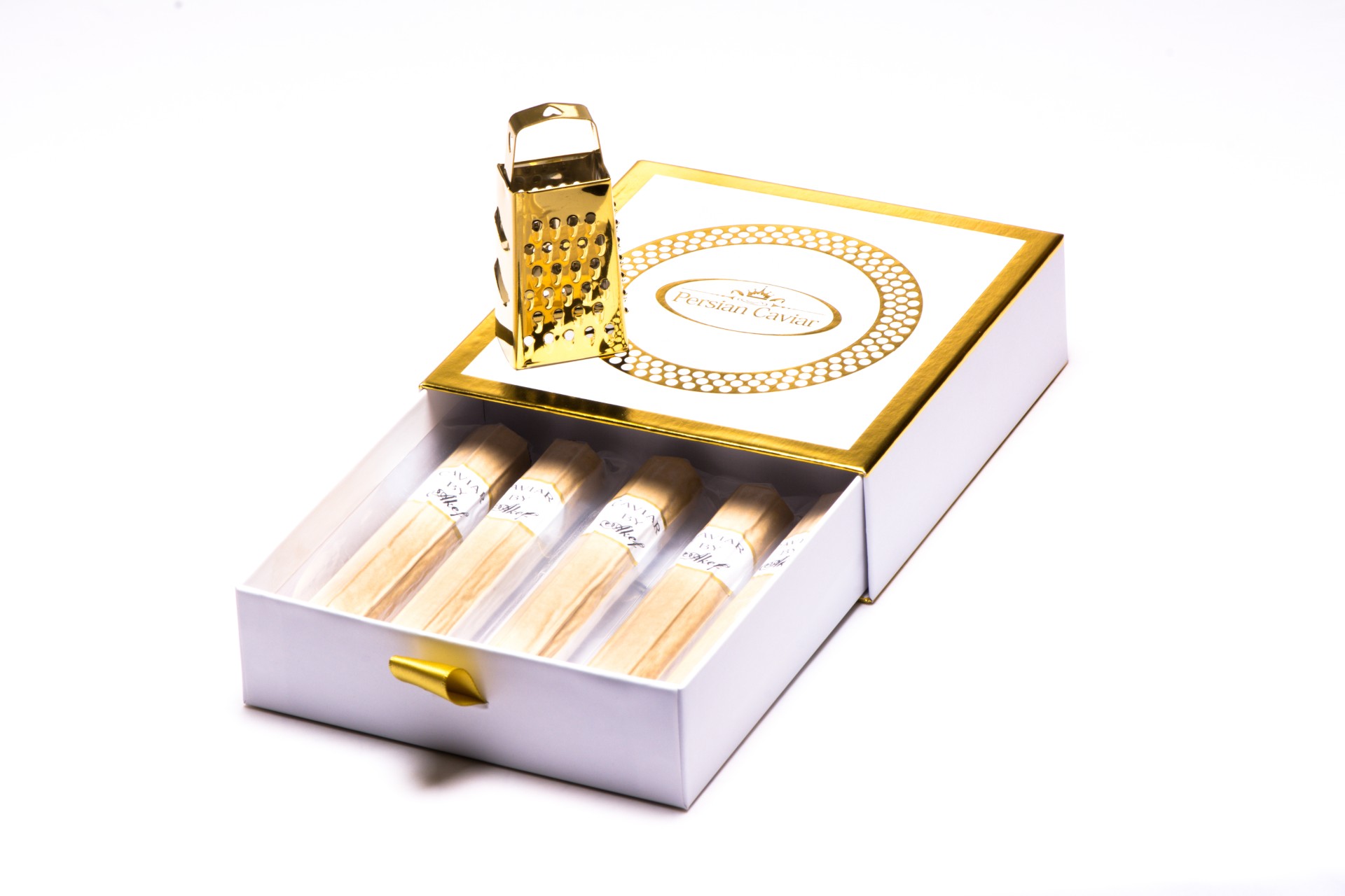 أفخم أنواع الكافيار تجدينها في Persian Caviar في دبي