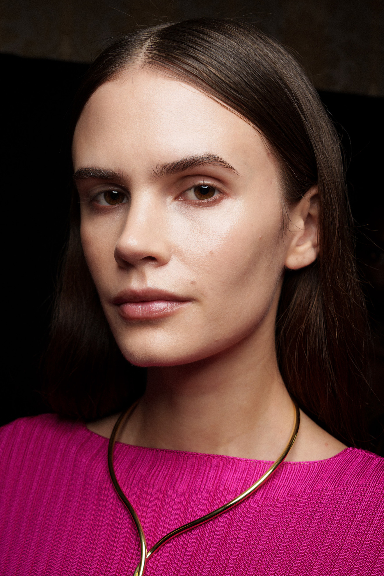 أفضل تقنيات حديثة وفاخرة للعناية بالبشرة تحت تأثير الضوء