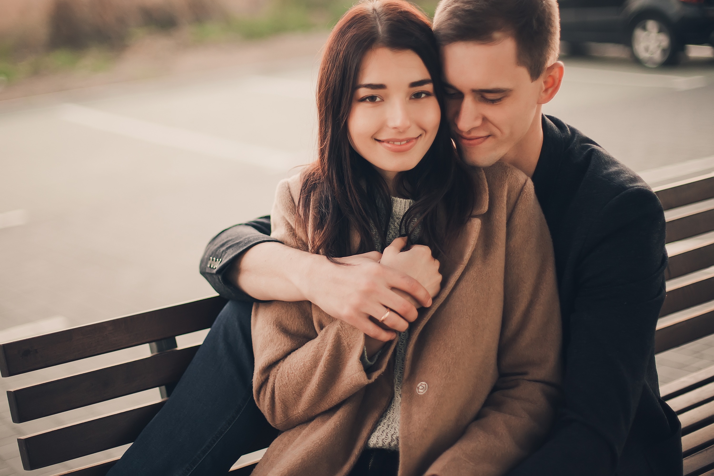 أفعاله تخبرك بأنه يراكِ حبيبة