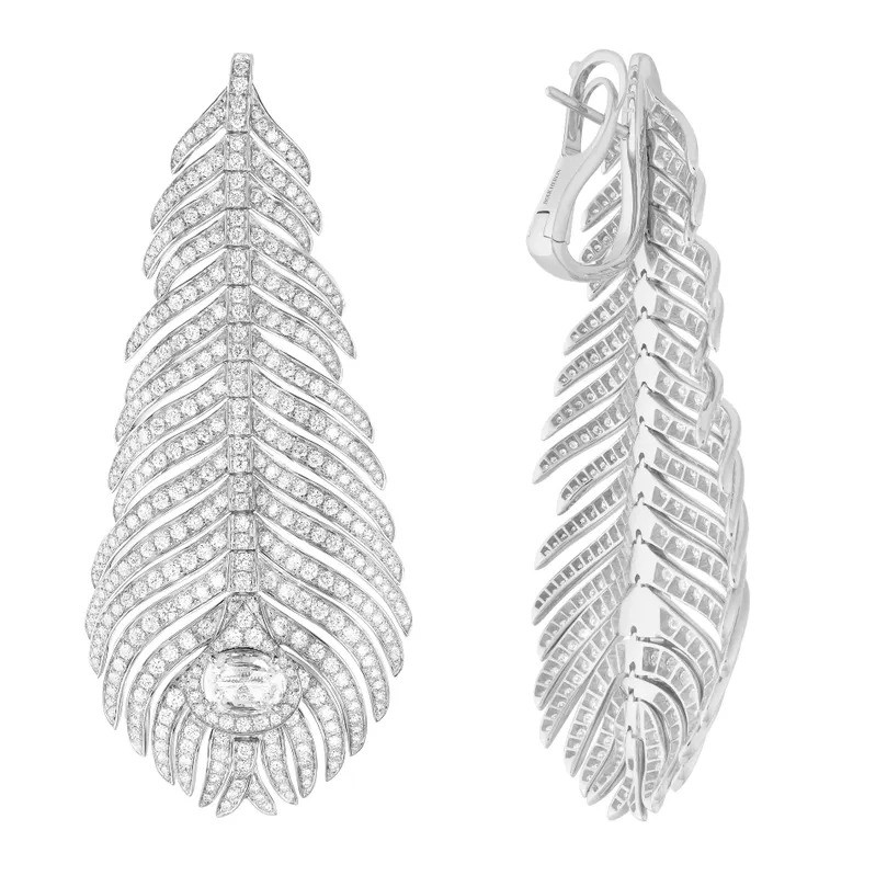 أقراط «Plume de Paon» من دار Boucheron