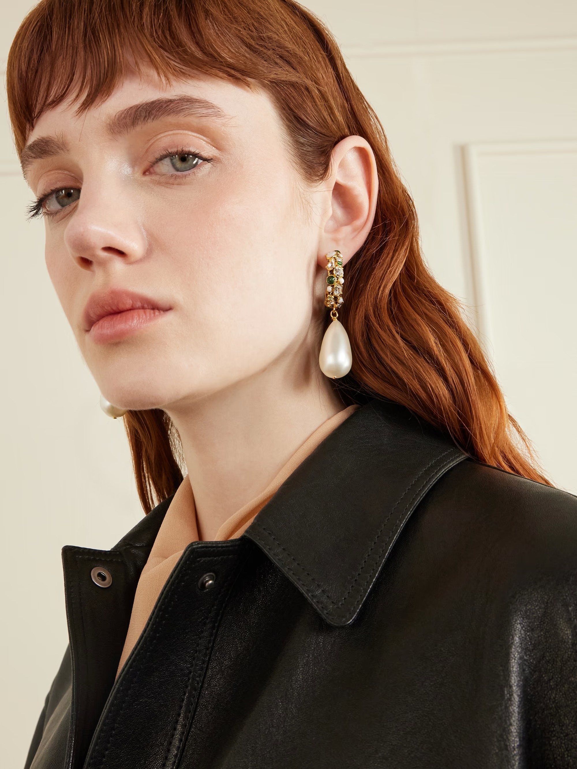 أقراط اللؤلؤ من SAINT LAURENT