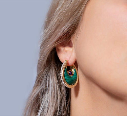 أقراط بالأخضر من L'Atelier Nawbar