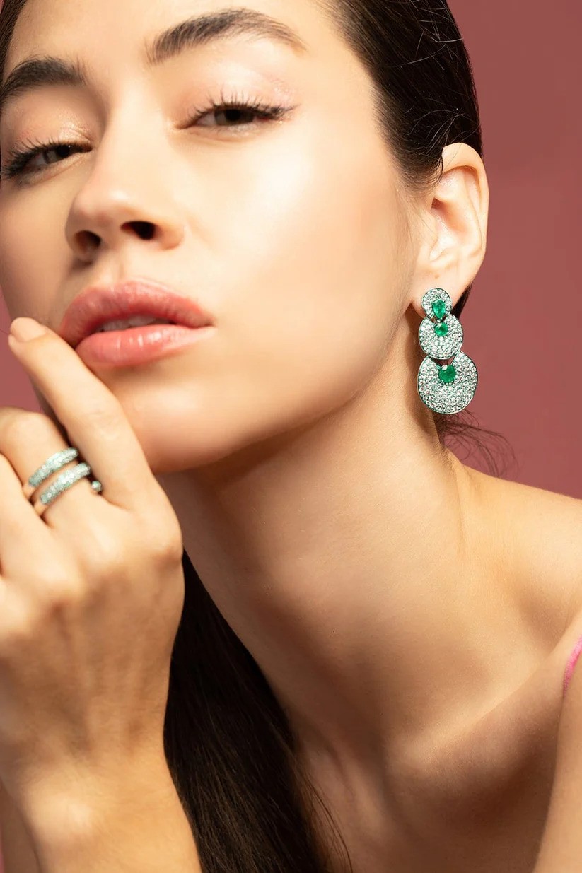 أقراط بالزمرد الأخضر من Marissa