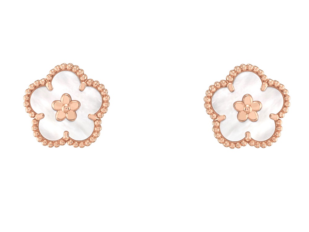 أقراط من فان كليف أند أربلز  Van Cleef & Arpels