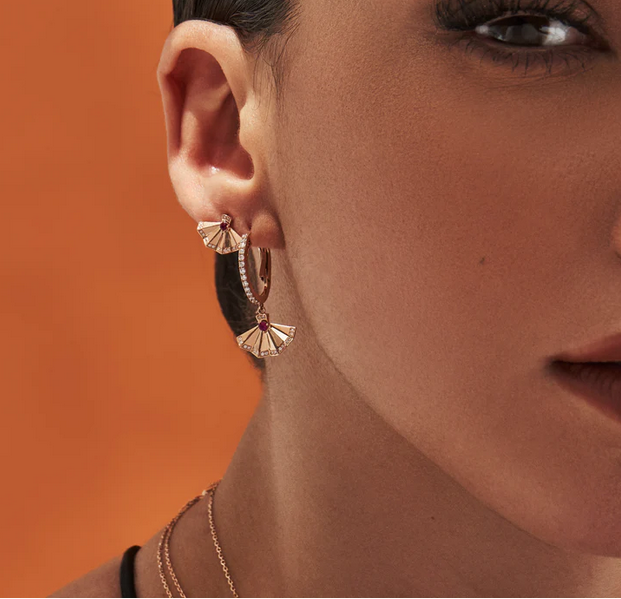 أقراط ناعمة تعكس الوهج والبريق في مجوهرات  Khayal