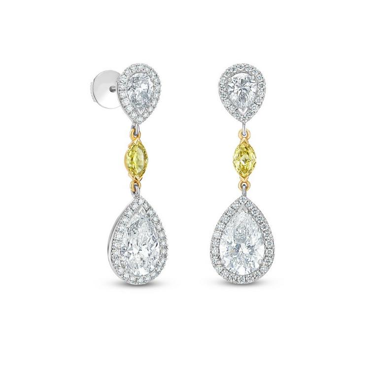 أقراط Aura pear-shaped من Debeers