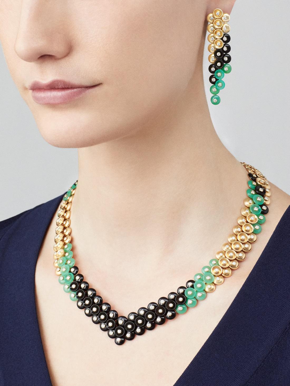 أقراط Bouton d'Or من Van Cleef & Arpels