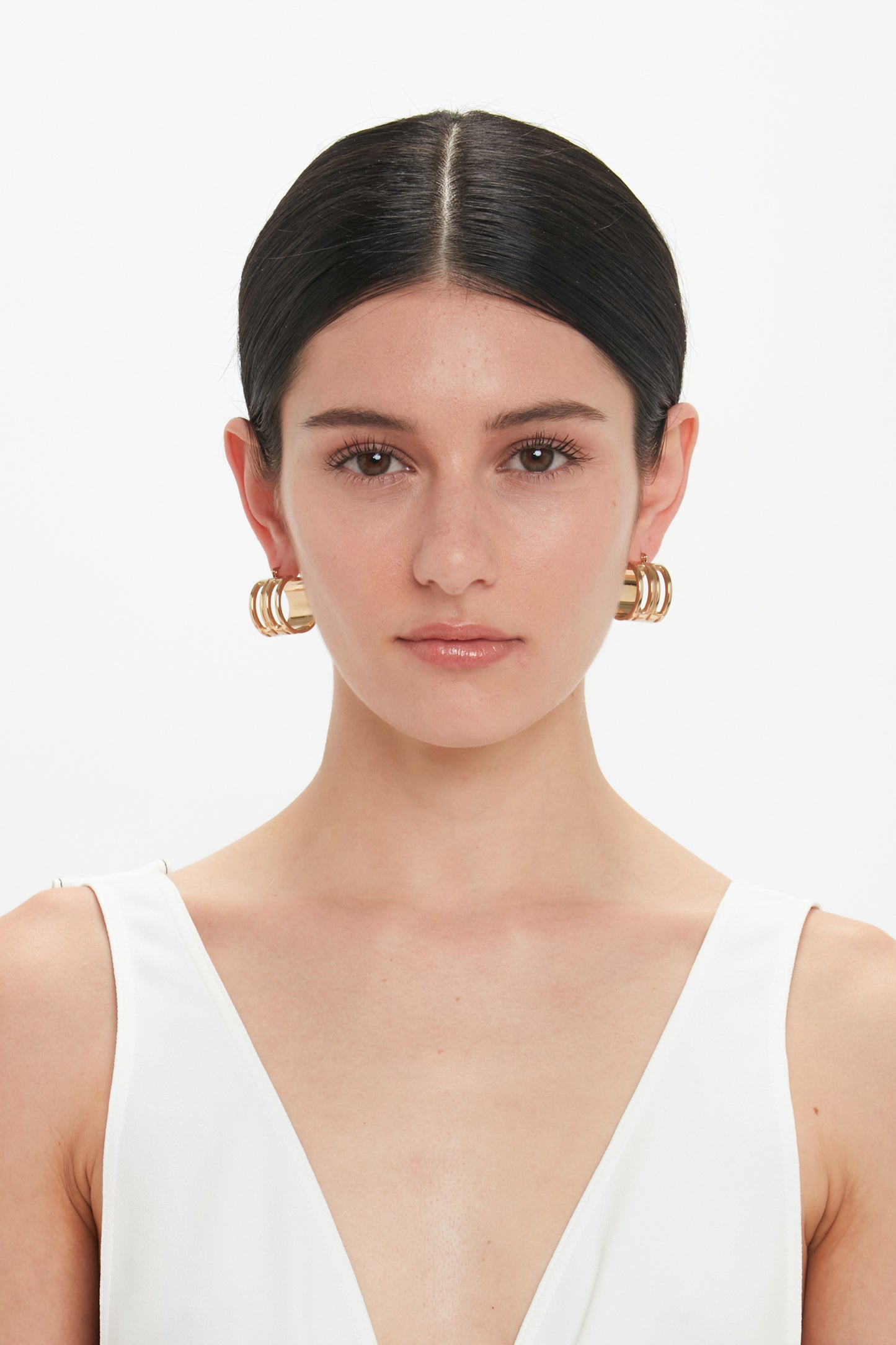 أقراط Frame Hoop Earrings In Gold من علامة مجوهرات Victoria Beckham