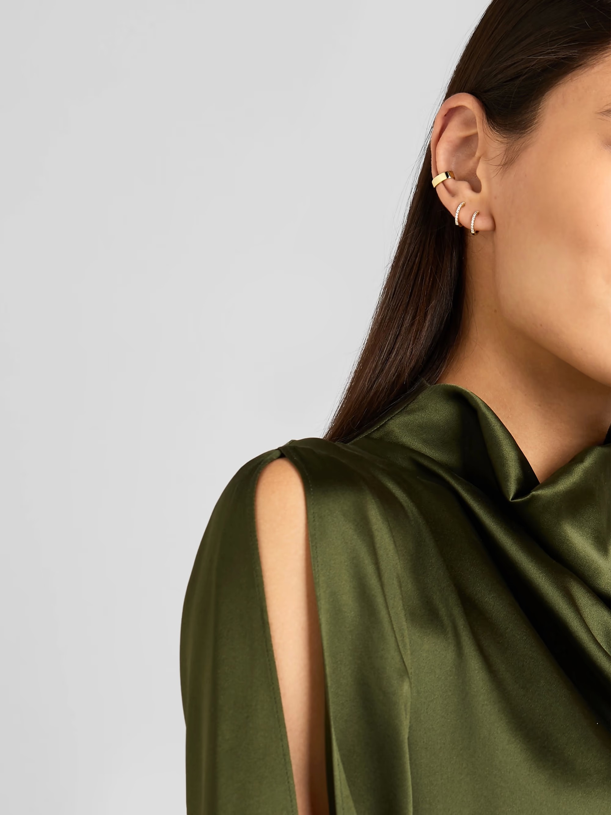 أقراط Huggies من Anita Ko