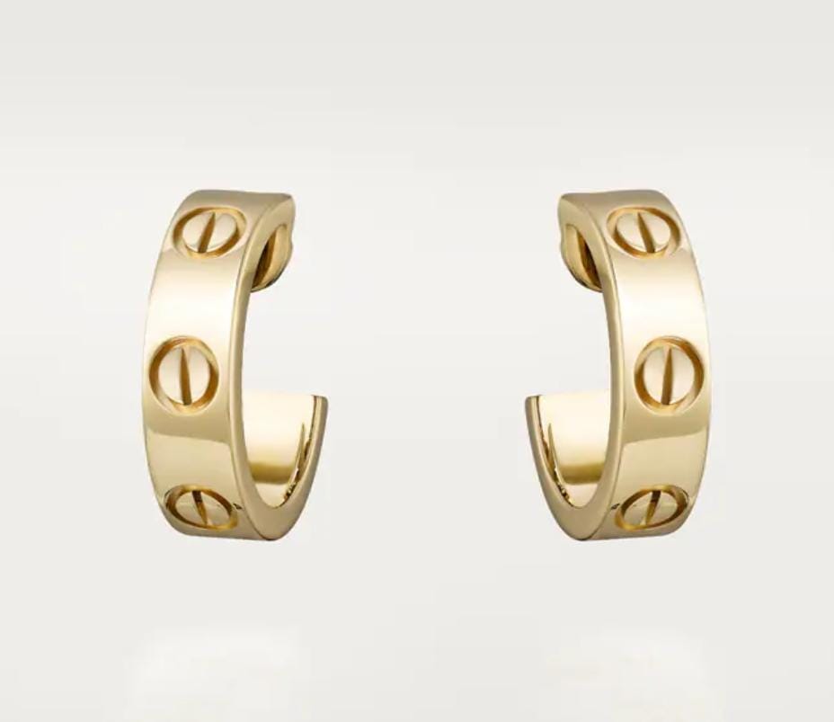أقراط LOVE من كارتييه