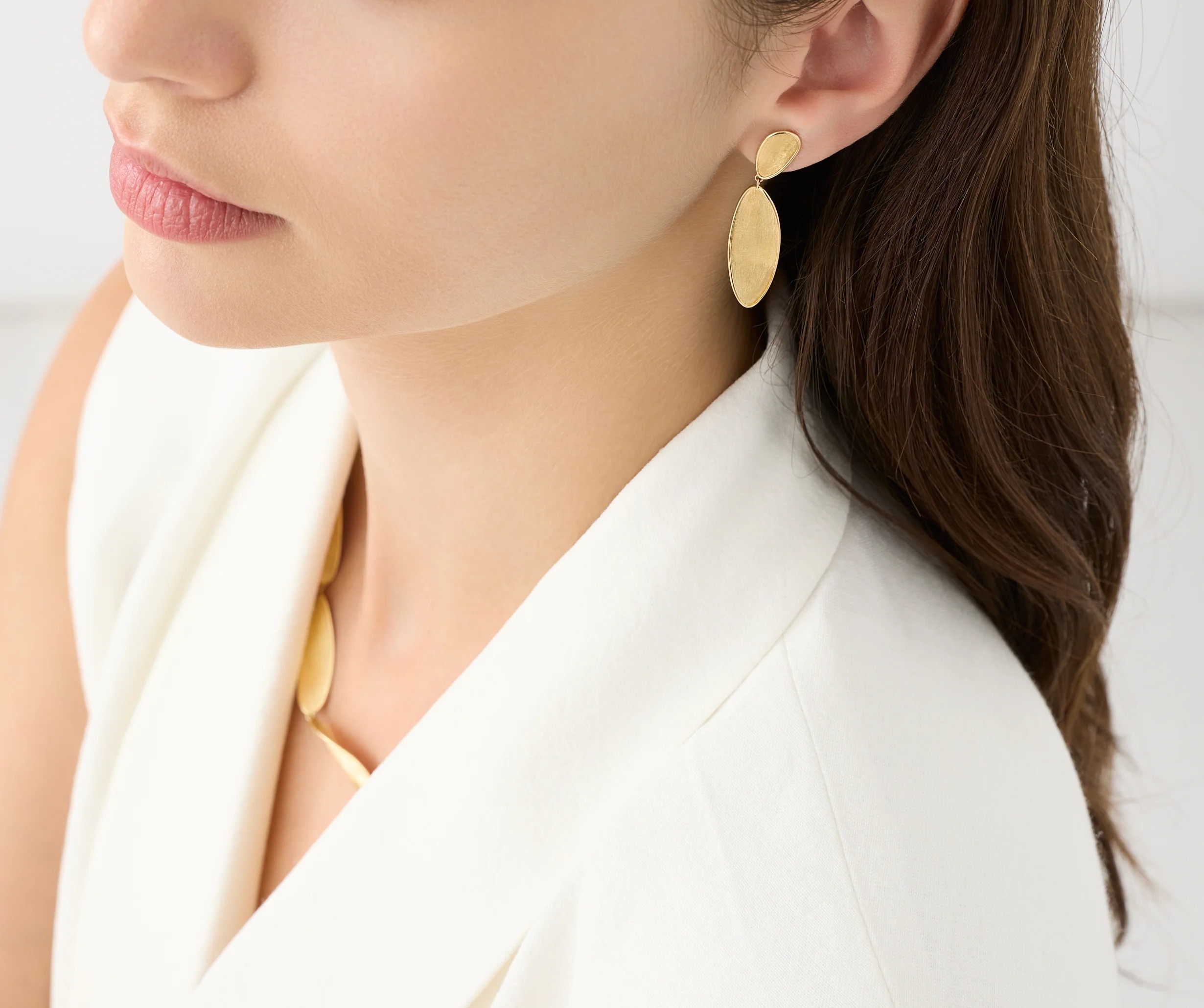 أقراط Lunaria Twist من Marco Bicego