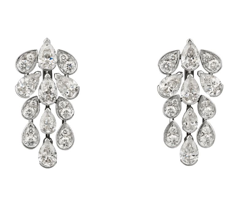 أقراط Pluie de Cartier من كارتييه المرصعة بالألماس الأبيض