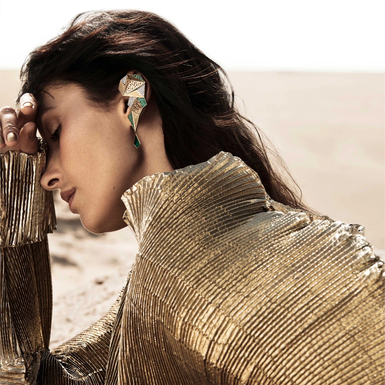 أقراط Roshan  من Yataghan