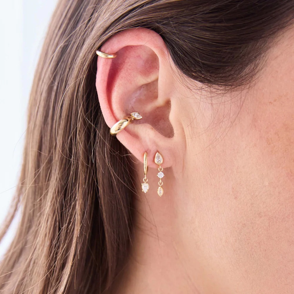 أقراط Zoe Chicco Dangling Diamond Studs